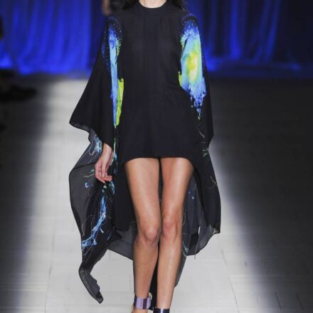 Come pettinare la frangia in spiaggia?