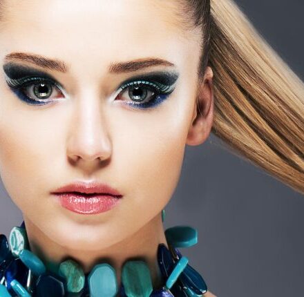 Lessico per capelli: «Tirato per i capelli»