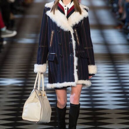 3 idee di acconciatura con un berretto