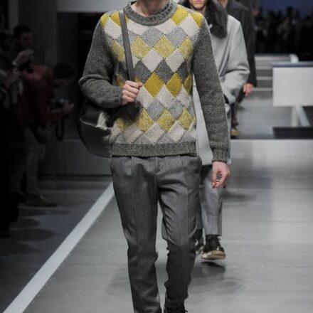 Uomo: è sempre di moda il look coi capelli verso l'alto?