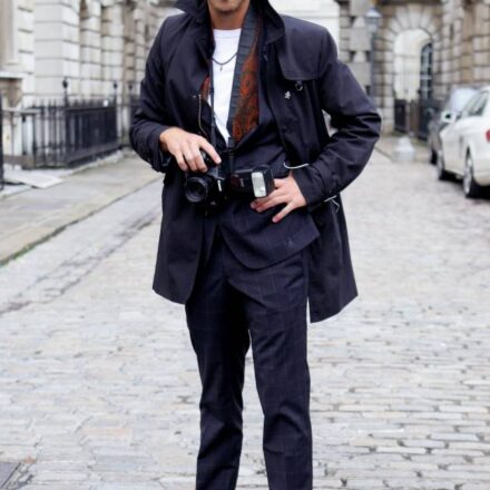 Dare movimento ai capelli dell'uomo: streetstyle