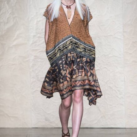 Mezza coda di cavallo: un fermaglio per valorizzarla