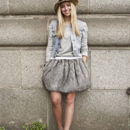 Portare il cappello con fantasia animalier: streetstyle