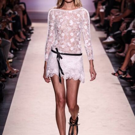 Acconciatura hippy per una mise pastello