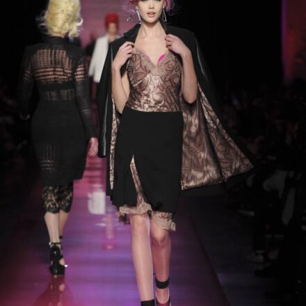 Rosso, rosa, verde: una buona idea per i capelli?