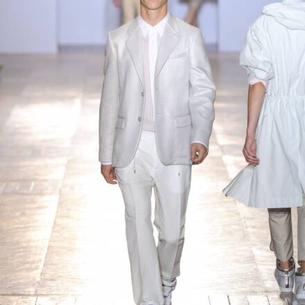 Uomo: come pettinarsi con un cappello