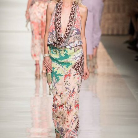 3 tappe indispensabili per curare i capelli biondi al rientro dalle vacanze