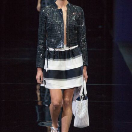 Lo chignon con le radici cotonate, visto alla sfilata Emporio Armani