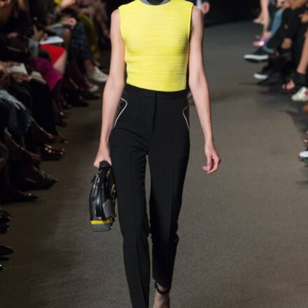 Coda di cavallo bassa per un effetto lifting