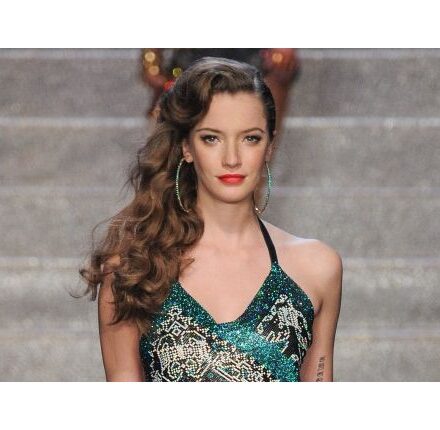 3 proposte di acconciatura per i capelli mossi