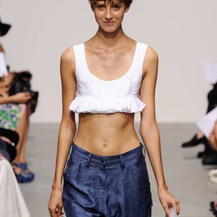 Il taglio corto riccio: riflettori puntati sulla tendenza