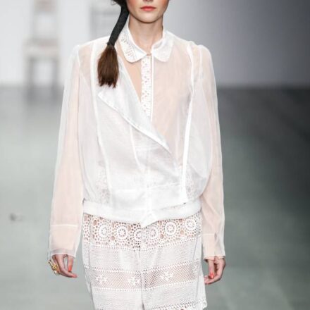 L‘acconciatura della settimana: la coda di cavallo con accessori