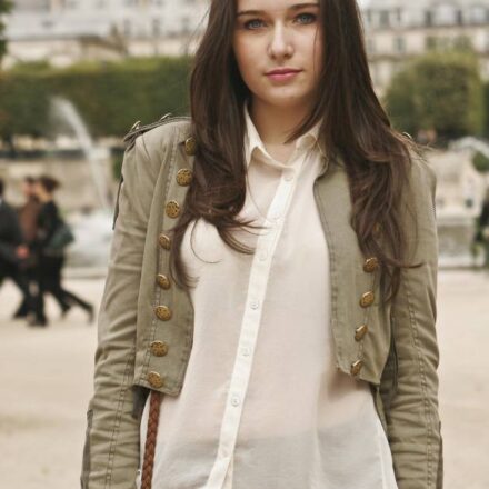 Paula, 23 anni: «Basta con la riga laterale: voglio la riga al centro!»