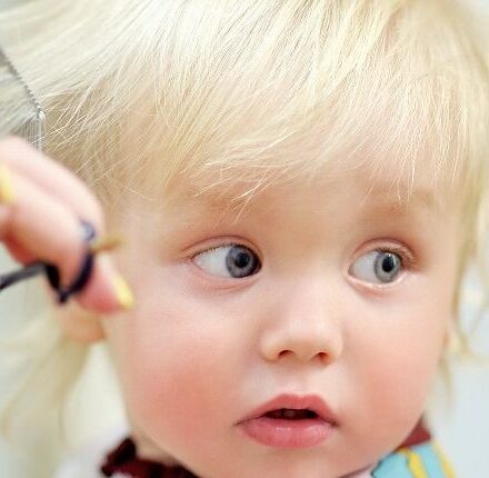 Tagliare per la prima volta i capelli al tuo bambino