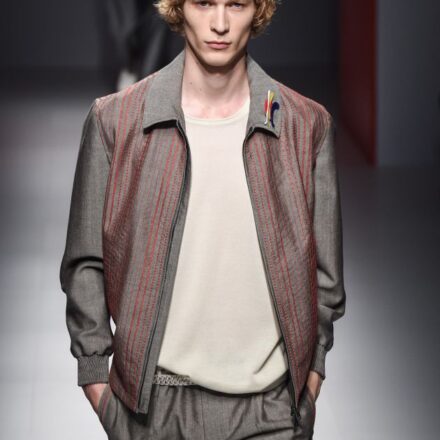 Uomo: come portare i capelli mossi