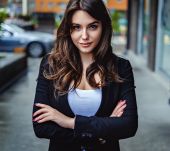 Crea capelli fantastici per la foto della carta d'identità