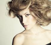 Quali acconciature per avere volume alle radici?