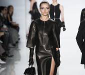 Quali acconciature tendenza per lasciare libero il viso?