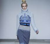 Realizzare uno chignon bun alto