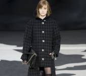 Quale acconciatura di tendenza per un effetto ringiovanente?