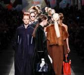 La coda di cavallo stile origami