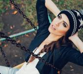 La mia acconciatura di tendenza sotto il berretto per un inverno di stile