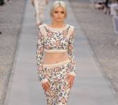 I capelli grigi: nuova colorazione in voga?