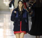 Il grande ritorno della riga al centro?