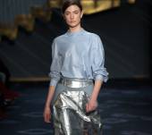 Stile bon ton: la coda di cavallo senza riga vista alla sfilata Tod’s