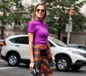 Streetstyle: il ciuffo intrecciato su una chioma di mezza lunghezza