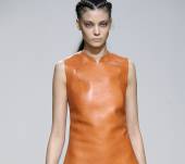 L’acconciatura della settimana: le trecce appiattite della sfilata Esteban Cortezar