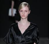 Realizzare uno chignon appiattito impeccabile