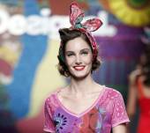 Il foulard colorato: must-have dell’estate