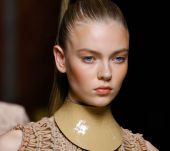 Come portare la coda di cavallo nel 2016?