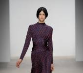 Il carré scalato davanti e ultra-liscio