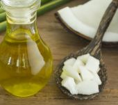 L'olio di cocco sui capelli: quali vantaggi?