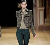 Capelli lunghi: tre acconciature per il primo appuntamento