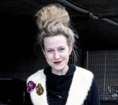 «Sono la regina della cotonatura»: Héloïse, 31 anni