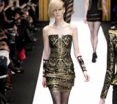 Il caschetto asimmetrico per uno stile neo-futurista