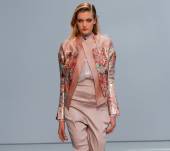 La riga di lato per acquistare volume