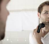 Uomo: prendersi cura della barba di 3 giorni
